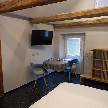 E Hippy Chic Apartment